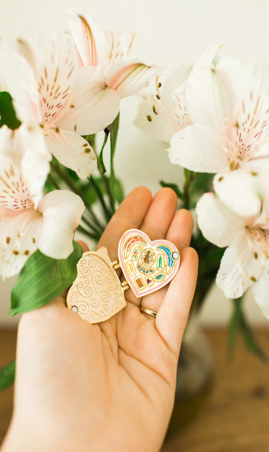 🎁 Candy Box Pin (100% off)